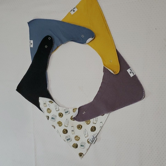 BIBS-Bundle 5 Washable Infant Bibs. Mixed Tags-Snap Closures - Picture 2 of 15